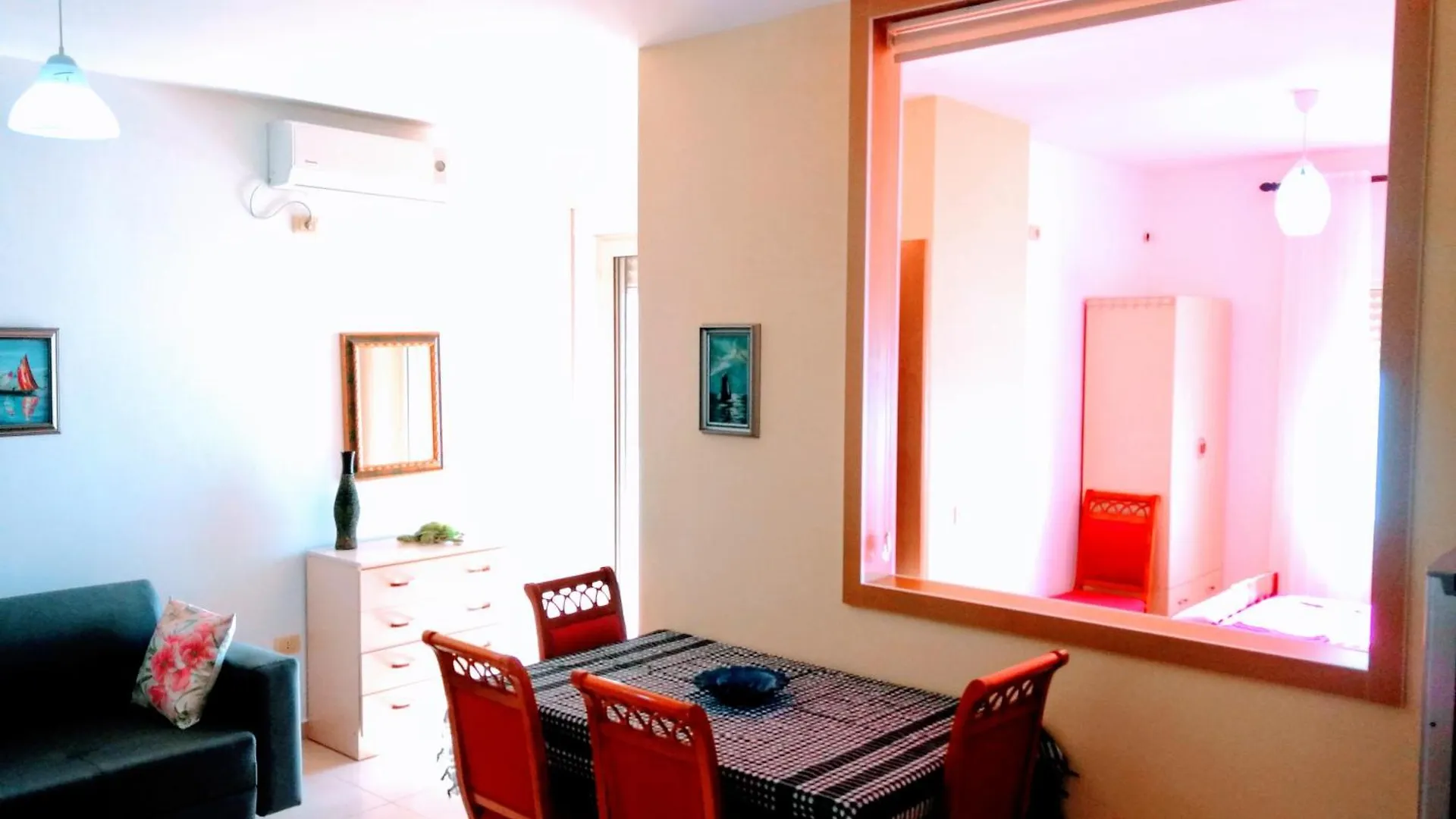 Turtle Apartment Durrës 0*,  Albánie