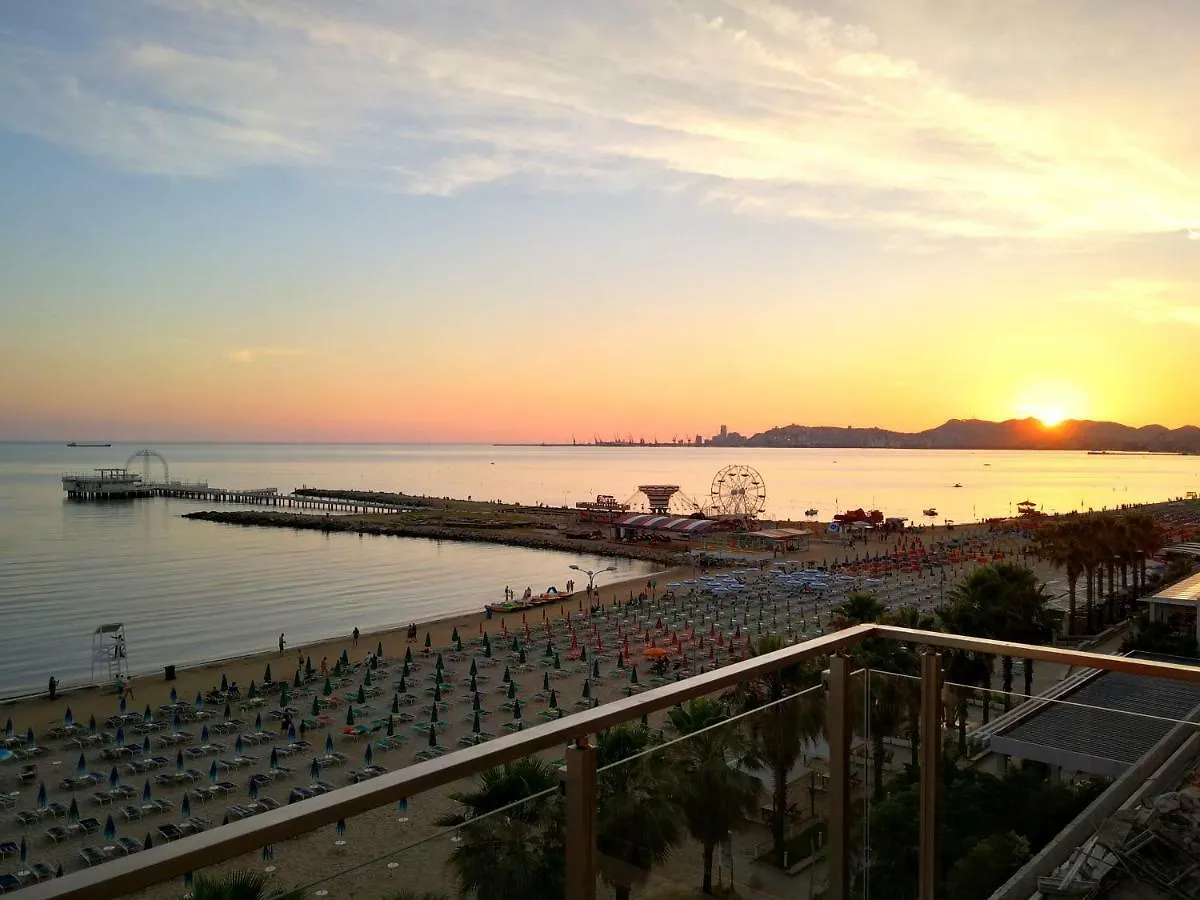 Turtle Apartment Durres 0*,